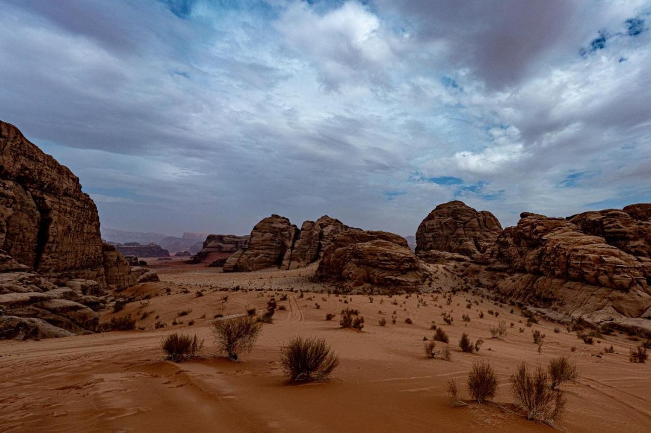 Wadi Rum Old Bedouin Camp Bagian luar foto