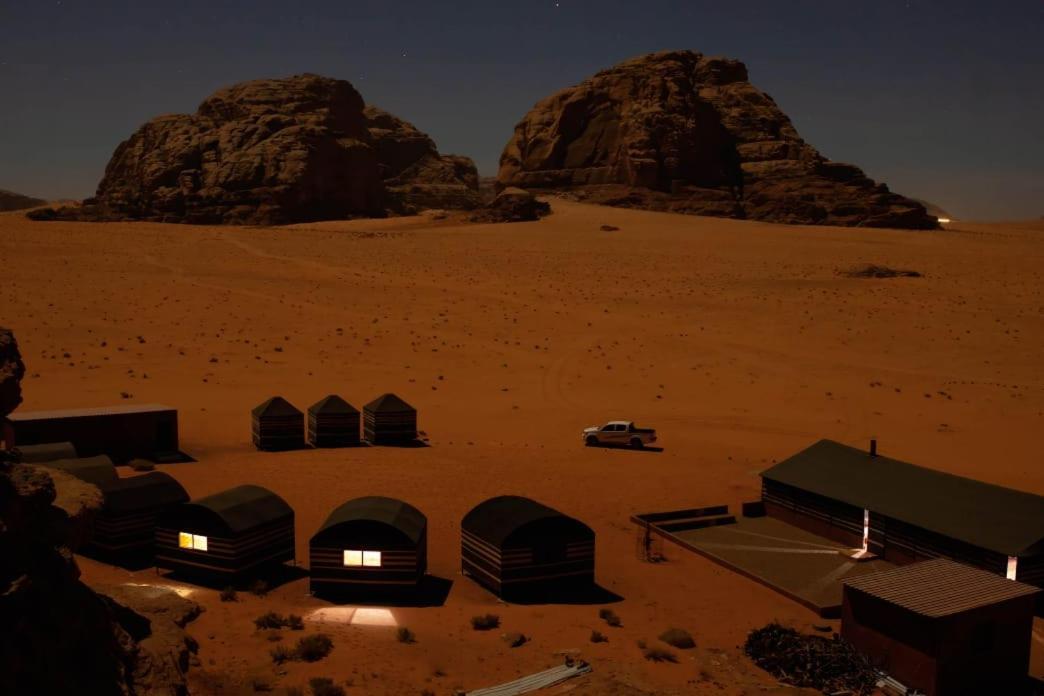 Wadi Rum Old Bedouin Camp Bagian luar foto