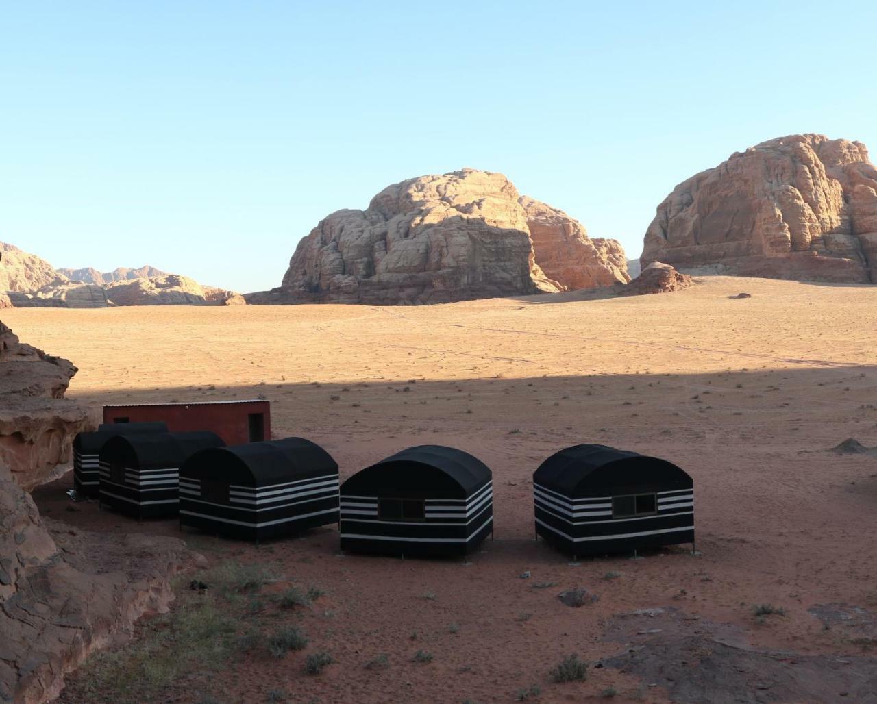 Wadi Rum Old Bedouin Camp Bagian luar foto
